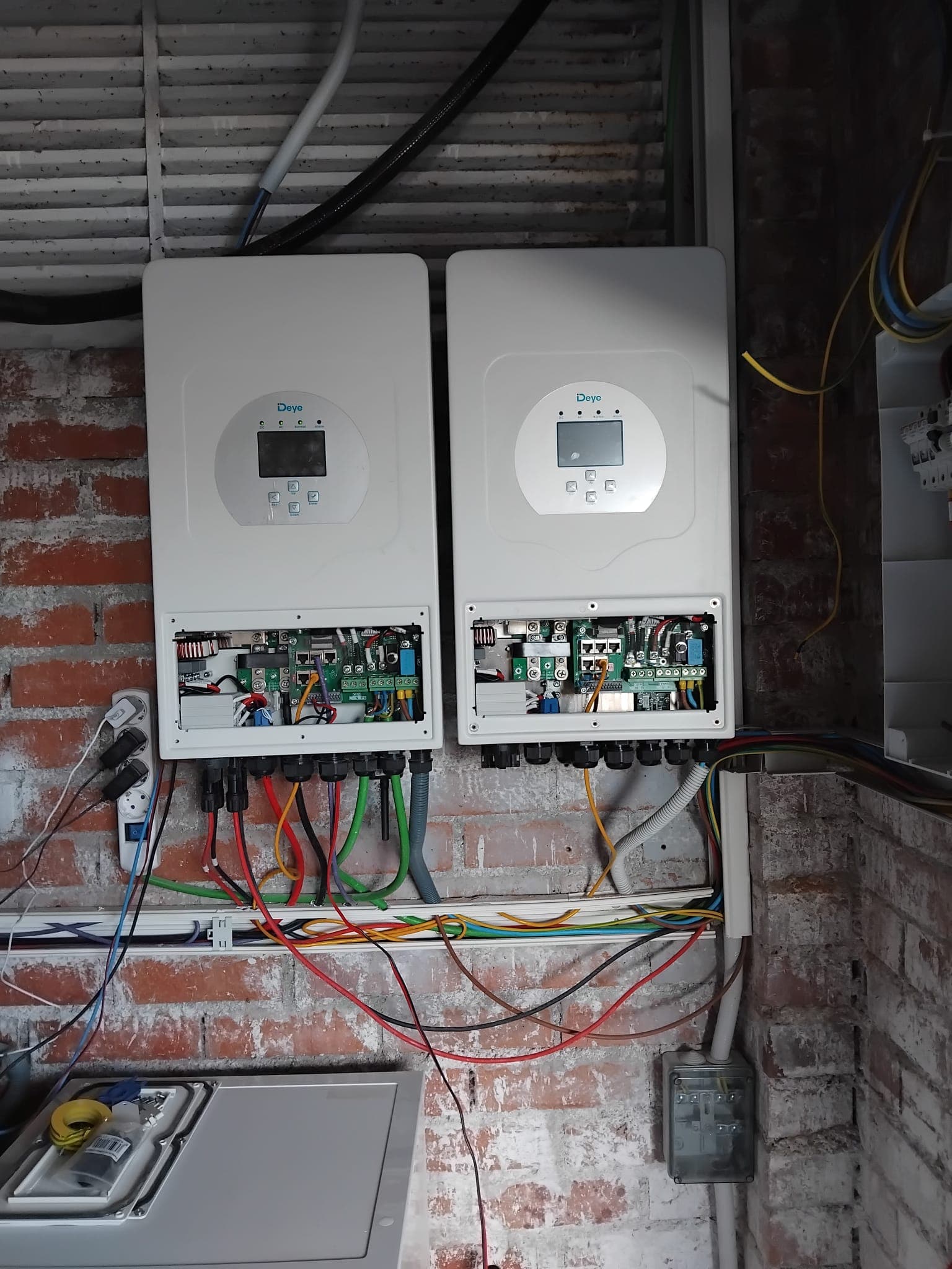 Instalación de inversores solares Deye